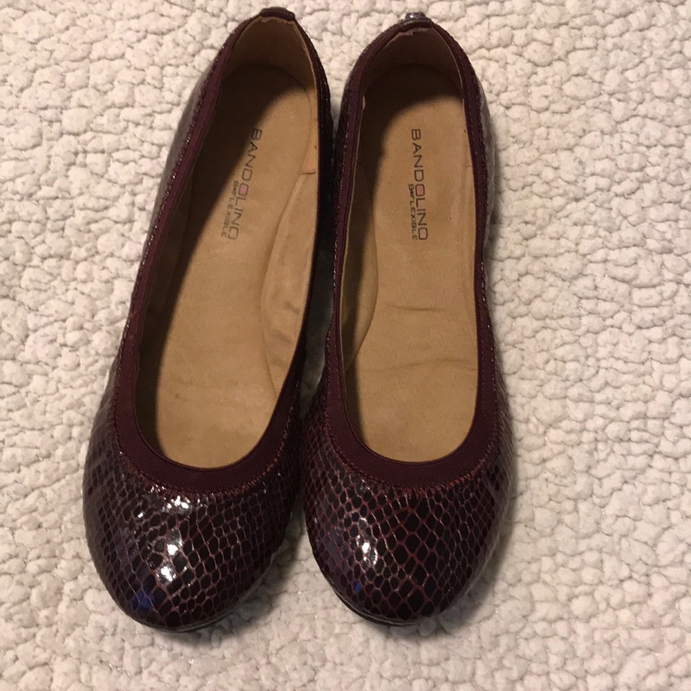 Woman’s Bandolino Flats